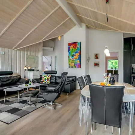 Lovely In With Wifi Holiday home